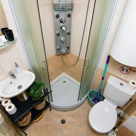 Cozy Charm Free Parking Apartment *